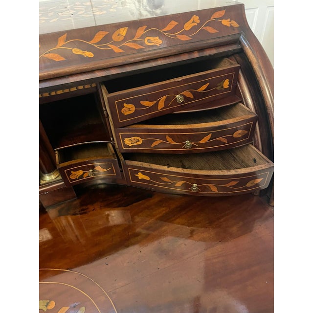 Antique Mahogany Floral Marquetry Inlaid Cylinder Bureau, 1780s For Sale - Image 13 of 18