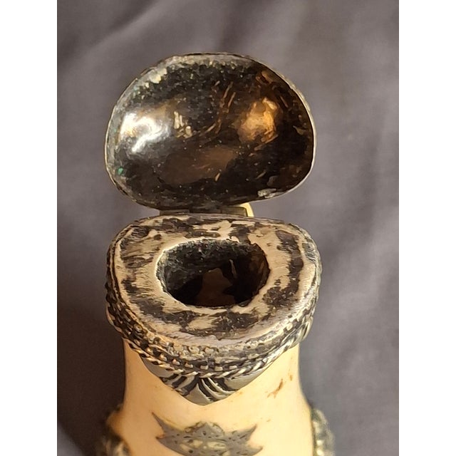 Rare 19thC Moroccan Judaica Camel Bone Inkwell Set - Star of David - Original Pen For Sale - Image 18 of 18
