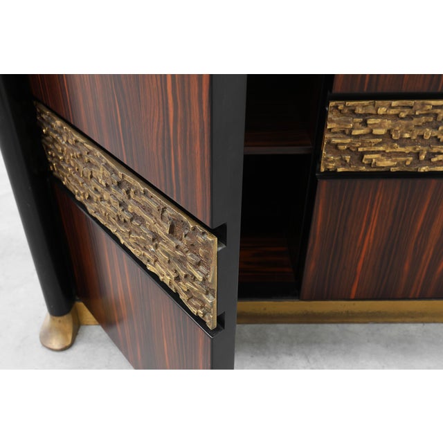 Brutalist Sculptural Wood and Brass Credenza, Italy, 1970s For Sale - Image 16 of 18