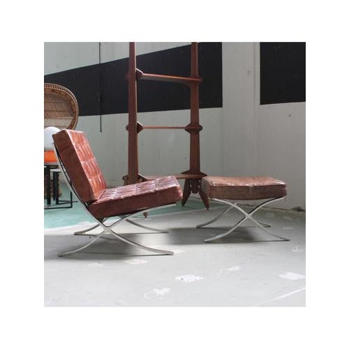 Bauhaus Set of Barcelona Armchair by Ludwig Mies van der Rohe and Ottoman from Knoll, 2008 For Sale - Image 3 of 16