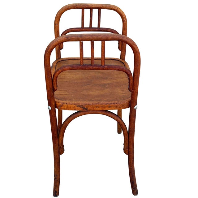 Early 20th Century Vienna Secession Bent Oak Bench W/ Side Arms Attributed to Fischel Söhne For Sale - Image 4 of 6
