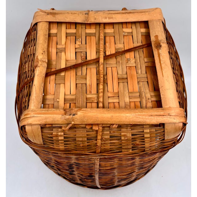 Vintage Handwoven Chinese Split Reed Tortiseshell Bamboo and Rattan Large Gathering Basket For Sale - Image 14 of 14