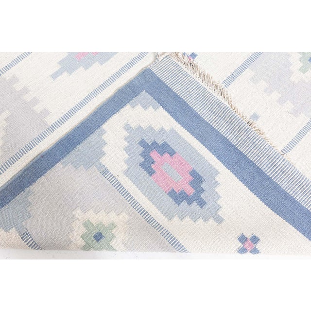 Mid-Century Modern Doris Leslie Blau Vintage Scandinavian Geometric Light Gray Flatweave Wool Rug For Sale - Image 3 of 8