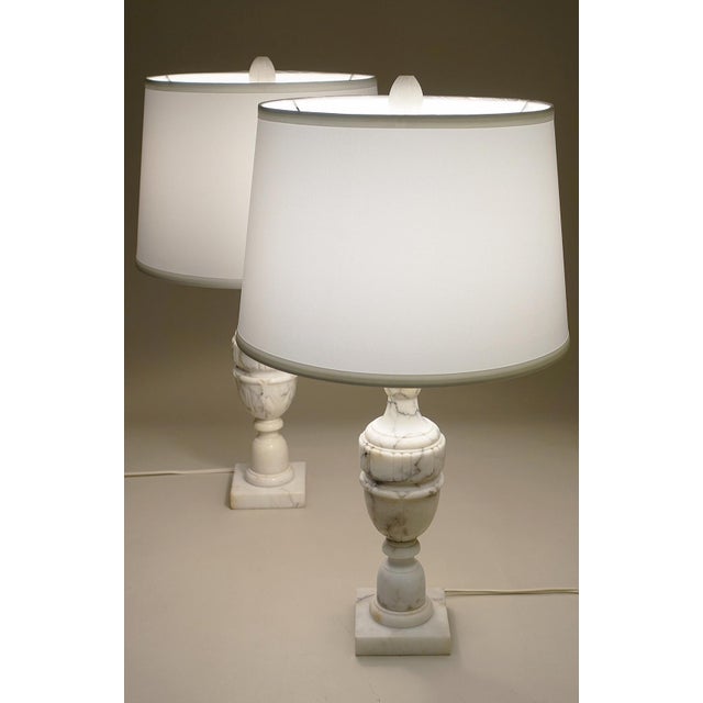 1940s Neoclassic Art Deco Empire Regency Modern Carrara Marble Urn Style Table Lamps For Sale - Image 9 of 12