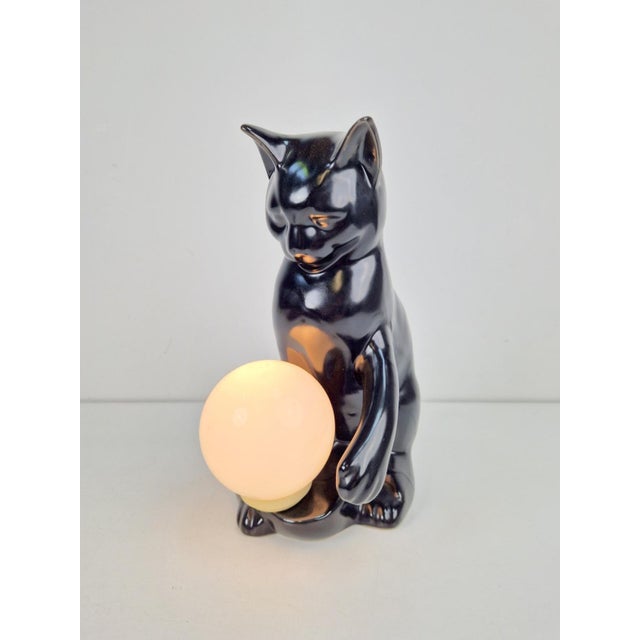 Ceramic Mid-Century Cat Sphere Table Lamp in Ceramic and Opal Glass, 1970s For Sale - Image 7 of 9