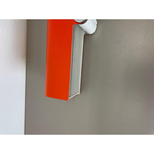 Metal Adjustable Orange Metal Wall Light attributed to Wilhem Braun-Feldweg Doria Light, Germany, 1970s For Sale - Image 7 of 18