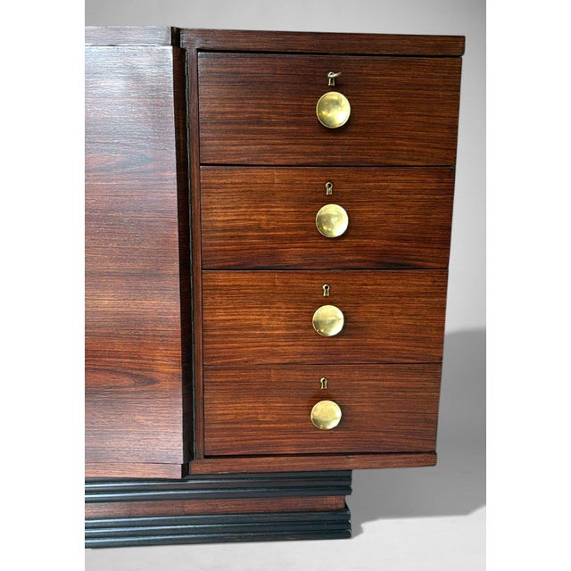 Mid 20th Century Art Deco Italian Sapele Wood Sideboard For Sale - Image 4 of 18