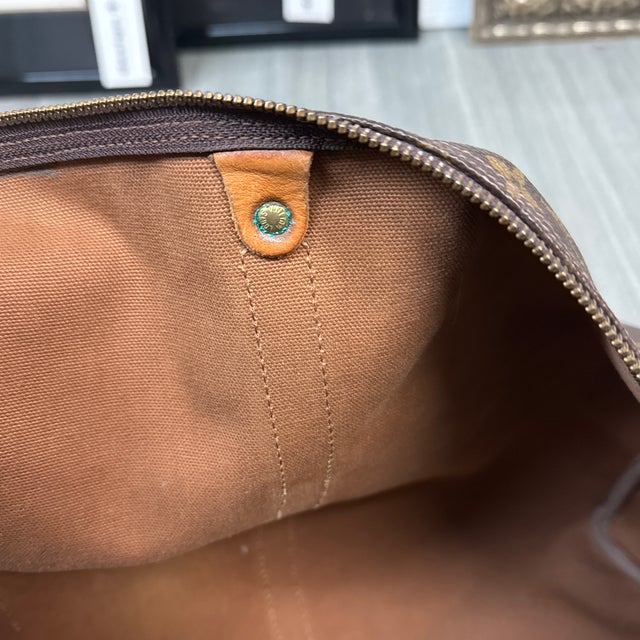 Louis Vuitton Keepall 55 Duffle Bag/Weekender For Sale - Image 9 of 12