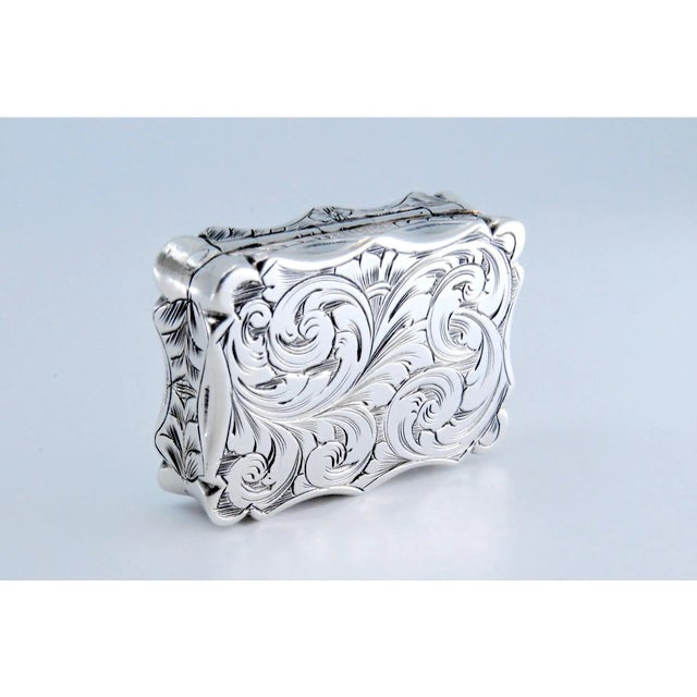 Metal Victorian Silver and Gold Vinaigrette Box with Engravings For Sale - Image 7 of 11