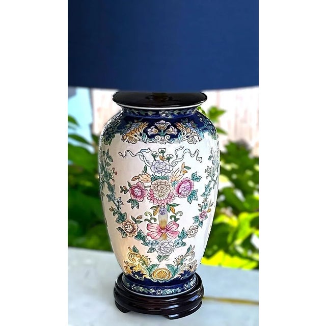 Vintage 1950s Chinoiserie-Style Porcelain Floral Table Lamps - A Pair For Sale - Image 9 of 13