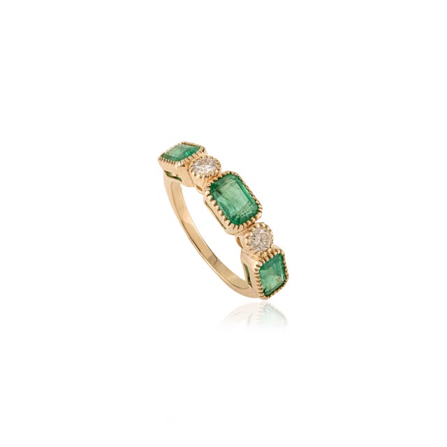 Portraiture Pinion Bezel Set 2.07 Ct Zambian Emerald Three Stone Diamond Wedding Band Size 7 For Sale - Image 3 of 16