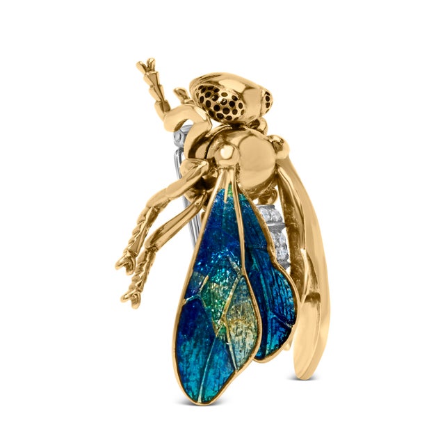 This enchanting 18K yellow gold bumblebee brooch pin offers a captivating glimpse into the majestic world of nature's...