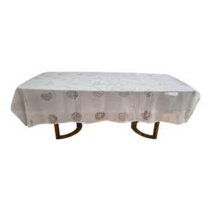 White Tissue Linen Table Cloth
