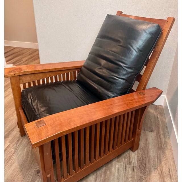 Mission Stickley Mission Morris Chair and Matching Ottoman For Sale - Image 3 of 11