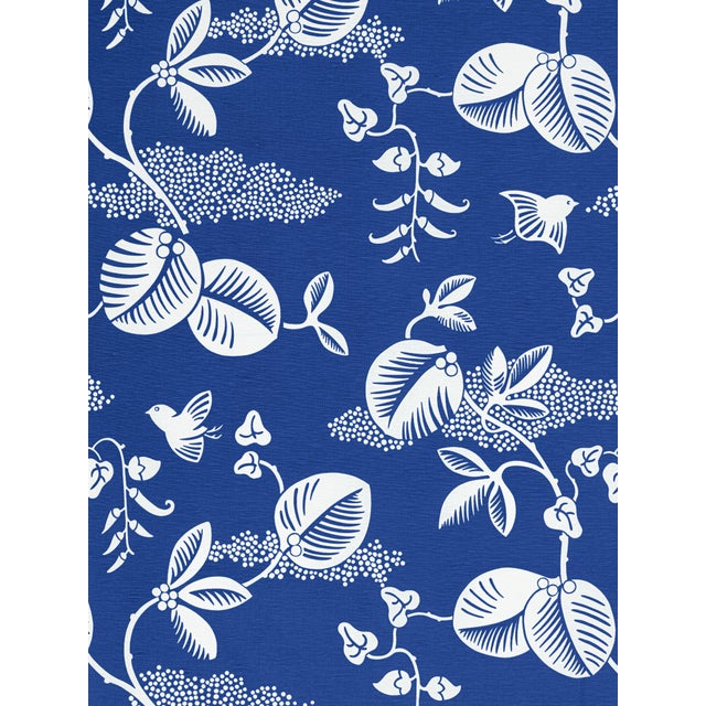 Hinson re-enters the limelight with a show-stopping debut collection under the Scalamandré name. COLOR POP!, a collection...