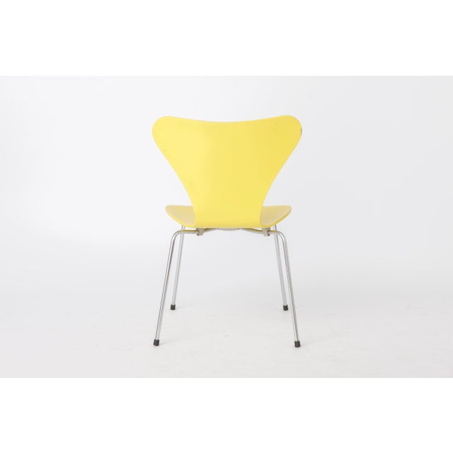 1990s Danish Series 7 Chair Model 3107 in Yellow by Arne Jacobsen for Fritz Hansen, 1990s For Sale - Image 5 of 12