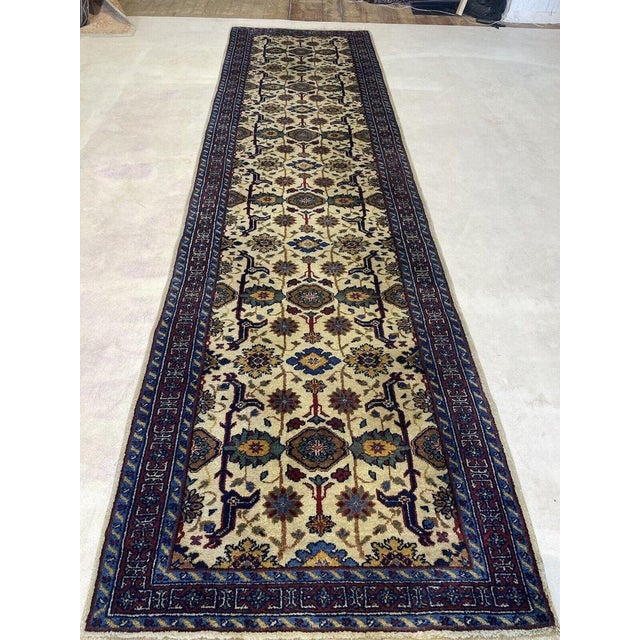 Middle Eastern Rug in Wool For Sale - Image 6 of 9