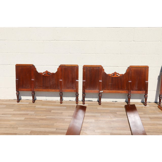 Early 20th Century Pair of Louis XV Style Hand-Painted Twin Bed Frames With Floral Marquetry For Sale - Image 17 of 18