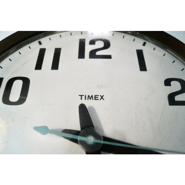 Plastic 1940’s Industrial Era Mid-Century Modern Time Wall Clock For Sale - Image 7 of 9
