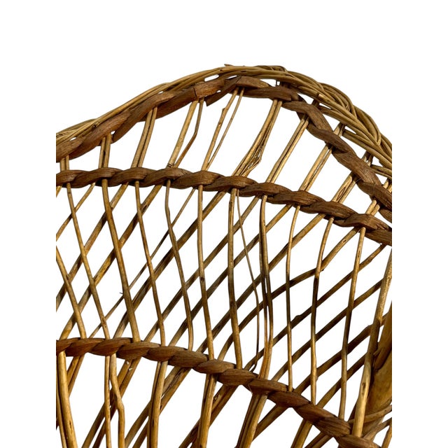 Vintage French Handwoven Star Shape Rattan Basket With Handle – Folk Art Decorative Bowl For Sale - Image 4 of 11
