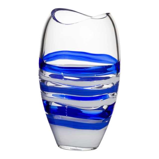 Created as the evolution of the Ogiva vase, Ellisse is an object that, thanks to its complex working while hot, achieves...