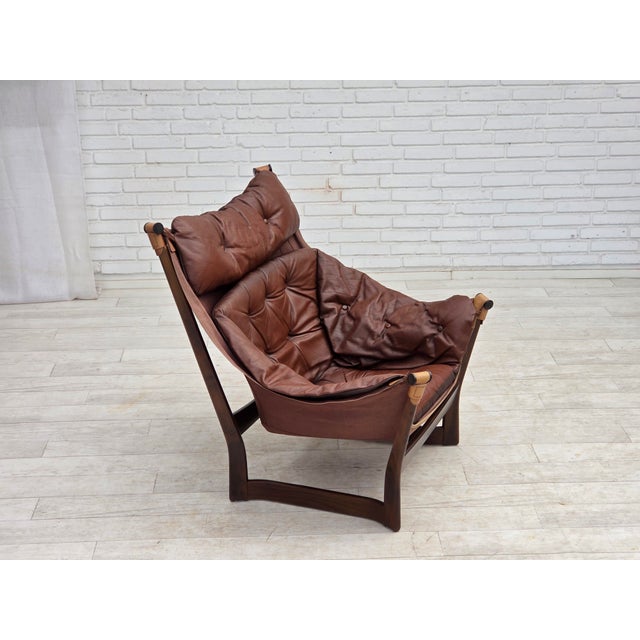 1970s, Norwegian design by Tormod Alnaes for Sørlie Møbler, "Trega" loungechair. Original very good condition: no smells,...