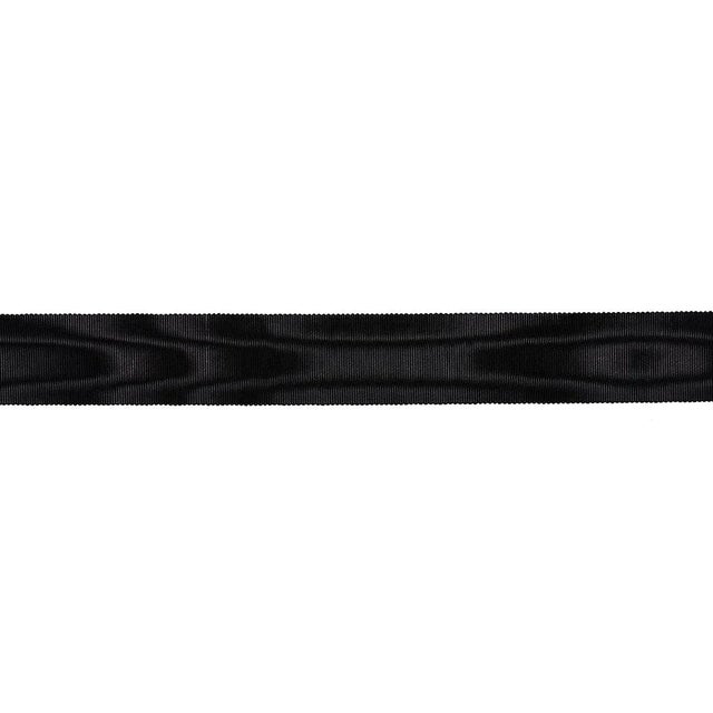 A lustrous ribbed texture and watery moiré effect combine in Duchess Tape for an exquisite trim with an opulent...