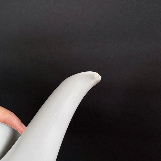 Vintage Bavaria White Porcelain Teapot by Oscar Schaller With Gold Starburst Pattern, Germany (1910–1935) For Sale - Image 9 of 9