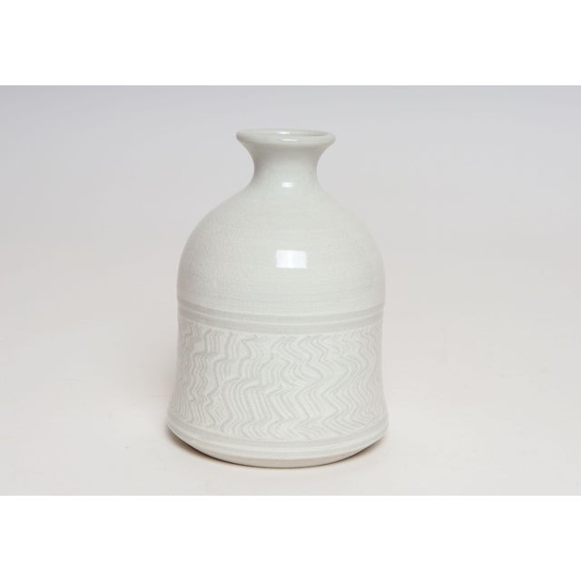 Mid-Century Modern Vintage White Glazed Studio Ceramic Vase With Sgraffito Detail by Deanna Nichols For Sale - Image 3 of 13