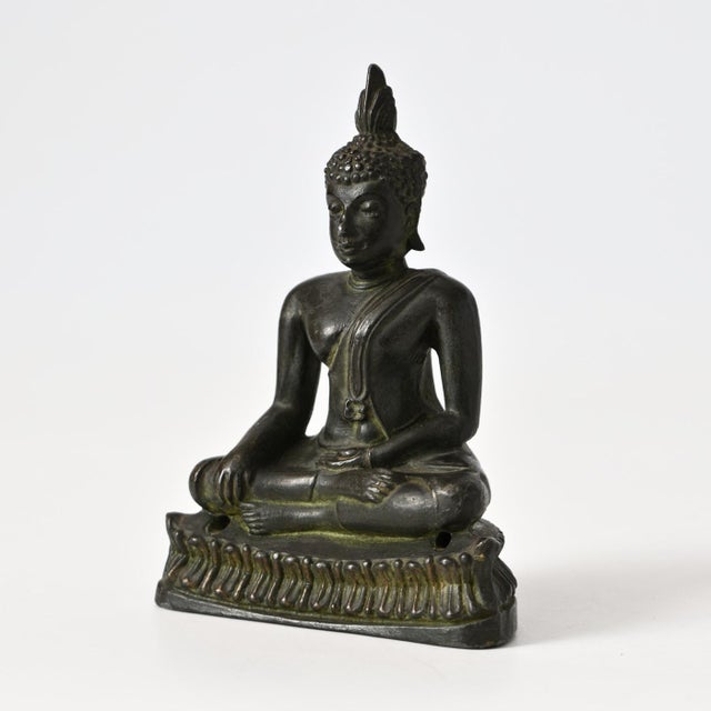 Antique French Spelter Buddha Figurine, 1920s, in Very Good conditions. Designed 1920 to 1949