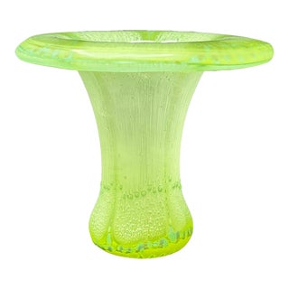 Higgins Art Glass Drop Out Vase Kiwi For Sale