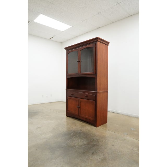 Traditional Bassett Furniture Traditional China Cabinet For Sale - Image 3 of 14