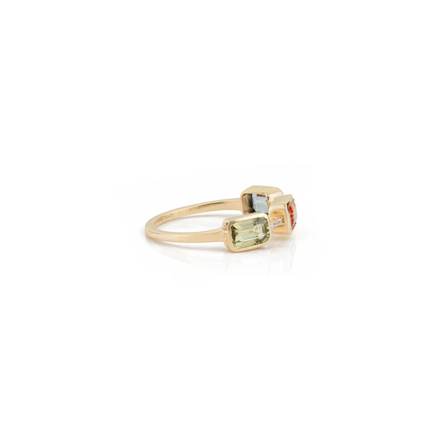 Metal 1.92ct Emerald Cut Multi Sapphire & Diamond Three Stone Ring in 14k Yellow Gold Size 4 For Sale - Image 7 of 15