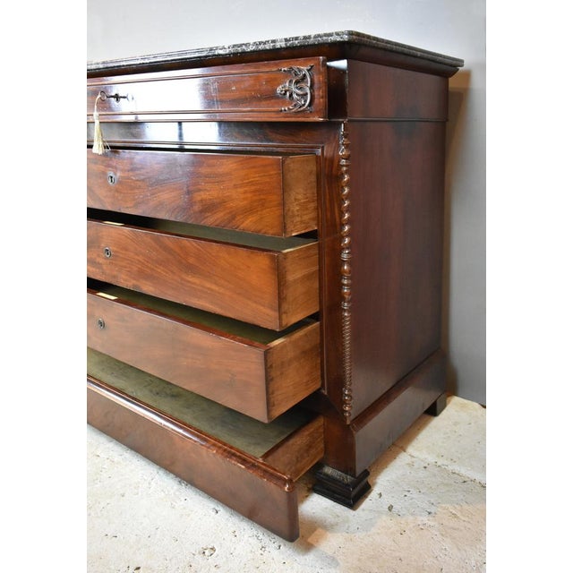 19th Century French Mahogany Chest of Drawers For Sale - Image 13 of 17