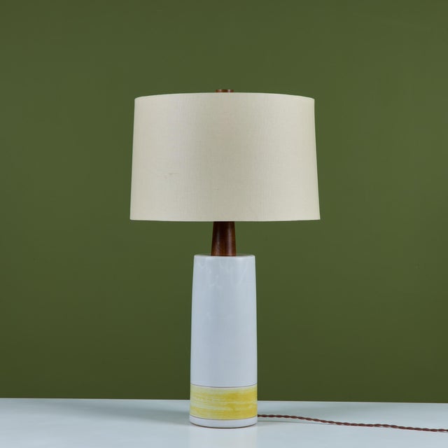 1950s Gordon and Jane Martz Large Scale Two-Tone Ceramic Table Lamp For Sale In Los Angeles - Image 6 of 13