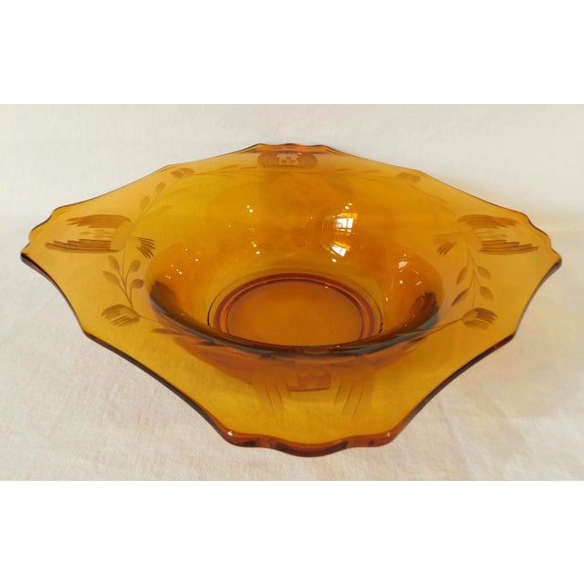 Elegant Vintage Mid Century Etched and Scalloped Amber Glass Serving Bowl For Sale In West Palm - Image 6 of 6