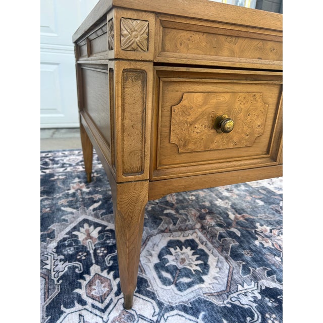 1950s MCM Pair of American of Martinsville End Tables With Burled Wood Pair For Sale - Image 9 of 15