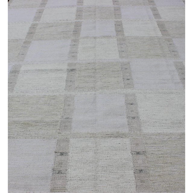 Early 21st Century Keivan Woven Arts Modern Scandinavian Flat-Weave Rug Design With Checkerboard Design in Gray Tones For Sale - Image 5 of 11