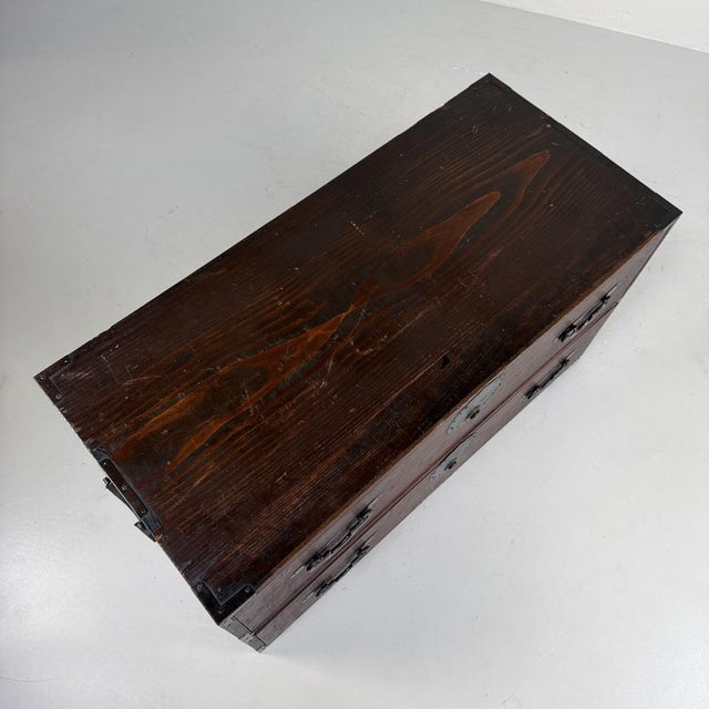 Low Japanese Kimono Tansu with Drawers, 1900s For Sale - Image 6 of 9