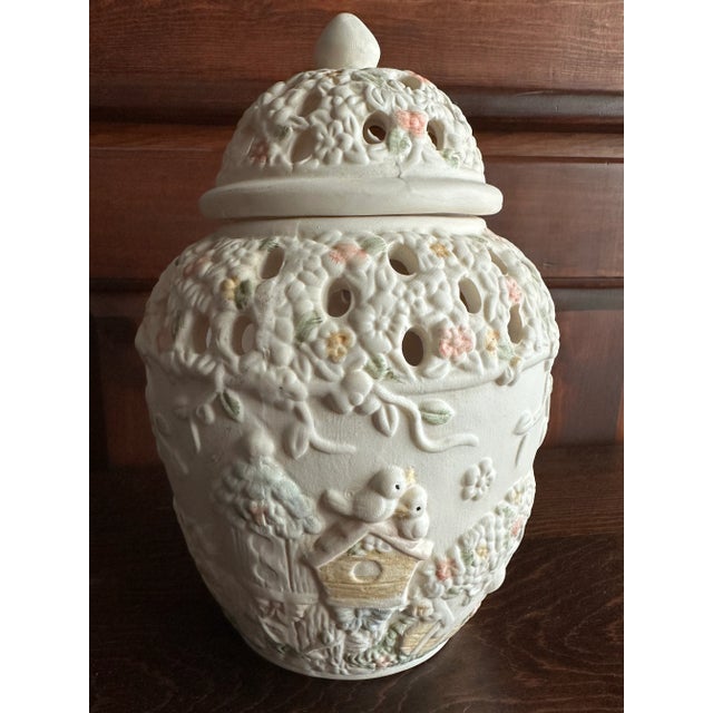 Traditional Vintage Late 1900s Large Ceramic Ivory Colored Floral & Birds Potpourri Diffuser Ginger Jar For Sale - Image 3 of 12