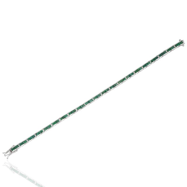 Art Deco Art Deco 5.74 Ct Natural Emerald Channel-Set Tennis Bracelet - New Year Gift For Sale - Image 3 of 13
