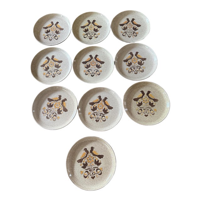 Vintage Red Wing Turtle Dove 7.5 Inch Plates Brown Mustard Yellow Folk Art Stoneware - Set of 10 For Sale