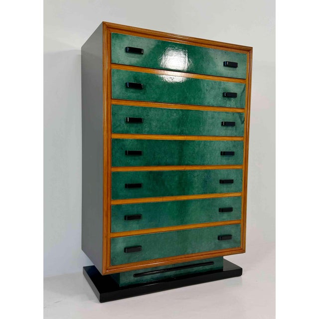 Italian Chest of Drawers in Emerald Green Parchment and Walnut with Black Details, 1950s For Sale - Image 4 of 15