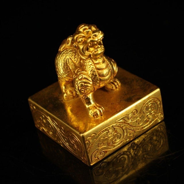 Late 19th Century Gilt Bronze Qilin Seal Stamp, Mythical Beast Figure, 650g For Sale - Image 4 of 8