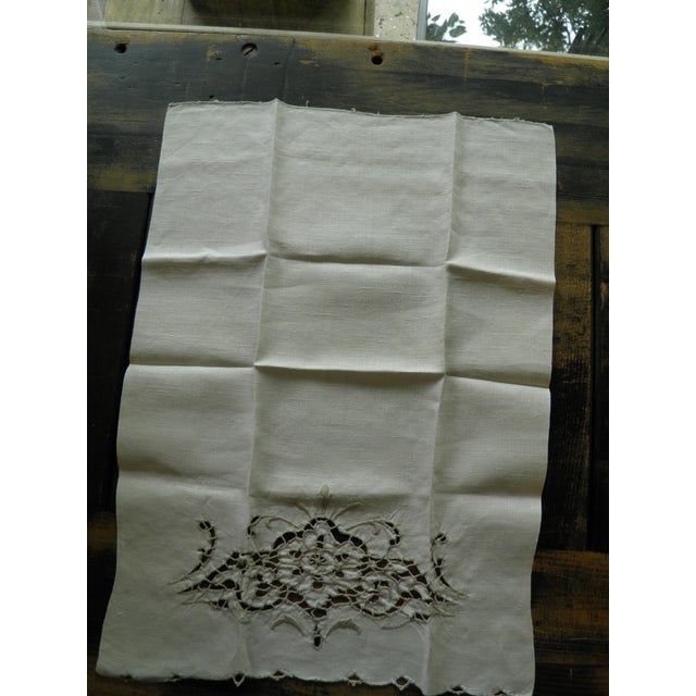 Set 2 Vintage Linen Madeira Cutwork Guest Hand Towels Embroidered Antique Ivory Vintage Marghab Madeira Condition is...