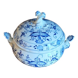 Covered Tureen with Two Handles in Onion Pattern from Meissen, 1970s For Sale