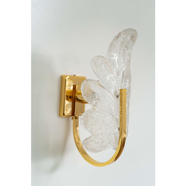 1970s Vintage Hollywood Regency Murano Graniglia Glass Leaf Wall Sconces in Brass, 1970s, Set of 2 For Sale - Image 5 of 18