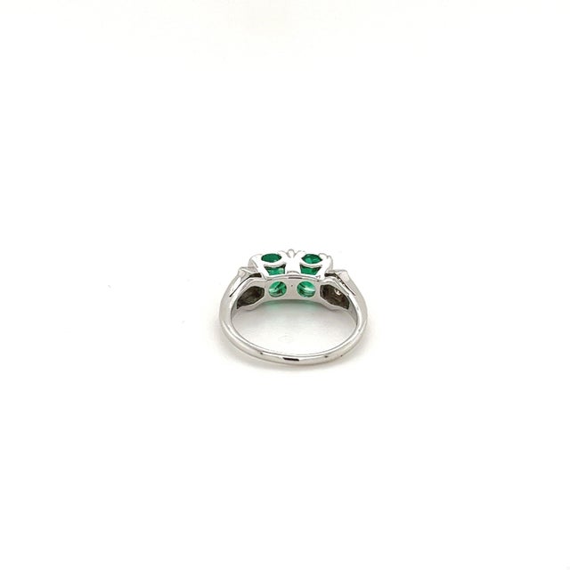 2-Stone 0.92CT TW Round Cut Natural Emerald Ring in 18k White Gold, Size 5 For Sale - Image 4 of 7