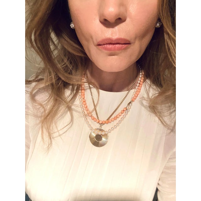 Pearl Necklace From Mikimoto Akoya Pearls and 18 Karat Gold For Sale In New York - Image 6 of 12