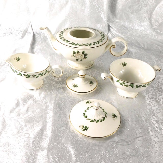 1950s Halls Teapot, Sugar Bowl and Creamer in Cameo Rose For Sale - Image 4 of 15